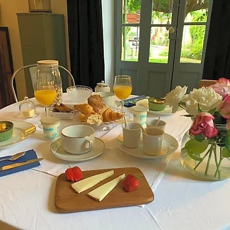 Marguerite Et Table D Hotes De Charme Cadouin